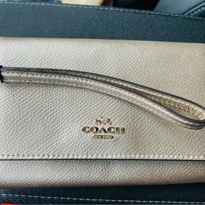 Coach wristlet wallet